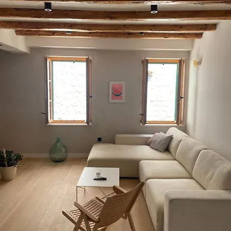 Ancient & Modern Apartamento Šibenik