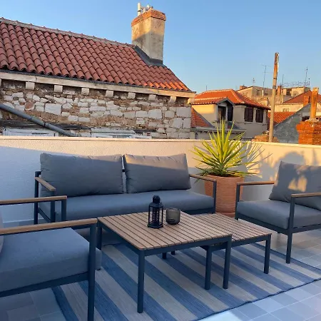 Ancient & Modern Apartment *