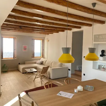 Ancient & Modern Apartamento *