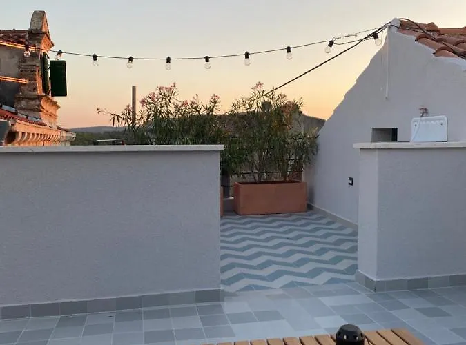 Ancient & Modern Апартаменты