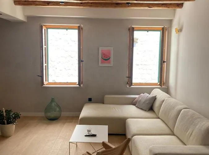 Ancient & Modern Appartement Šibenik