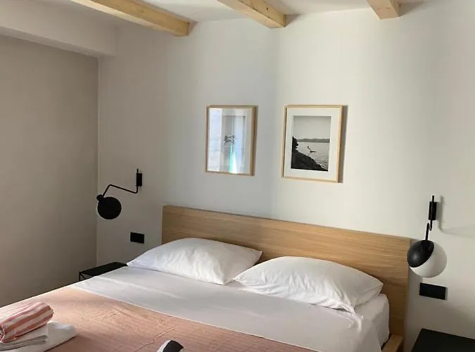 Ancient & Modern Apartman *